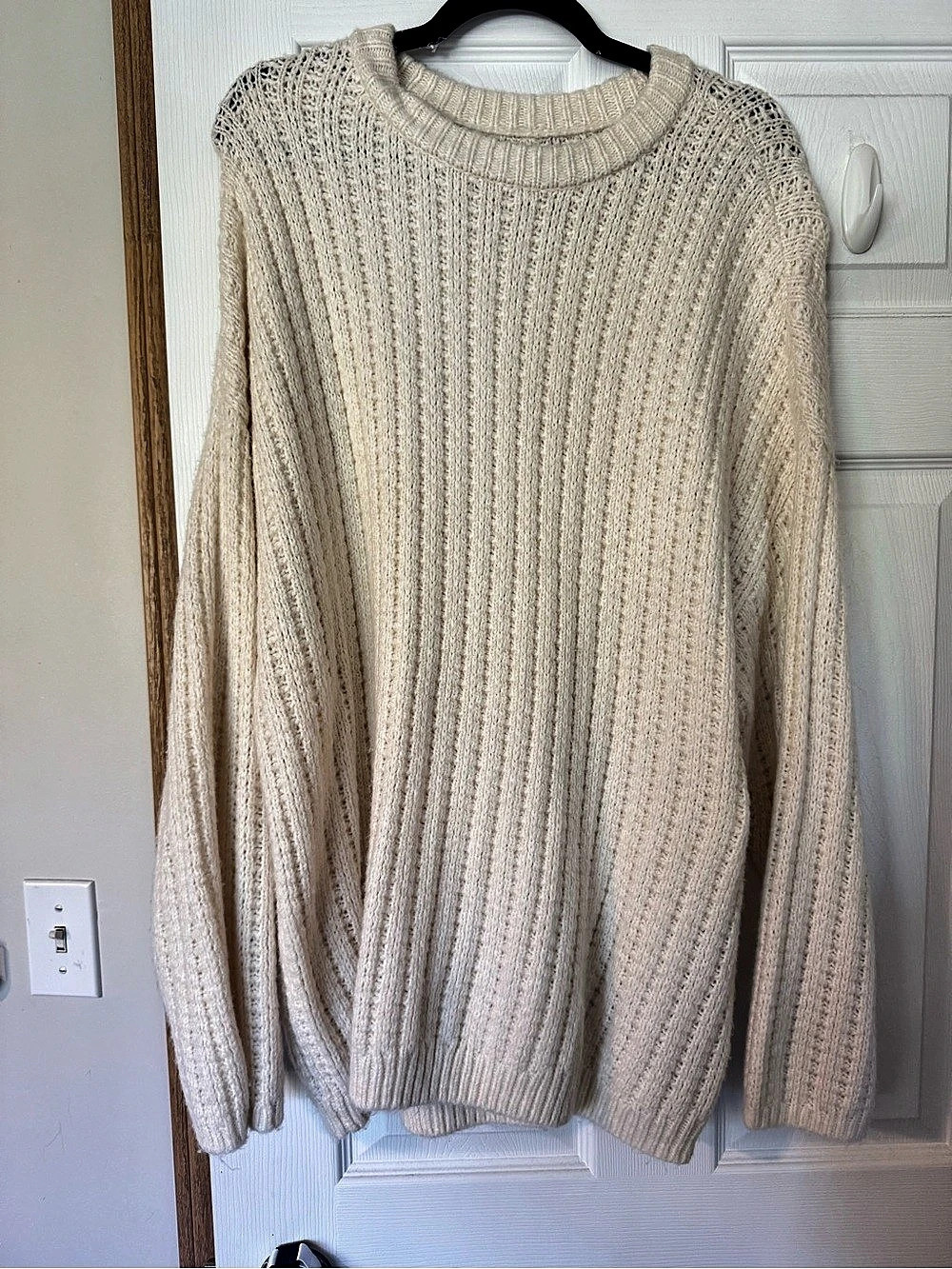 American Eagle AE Oversized Crew Neck Sweater Cream Size Large